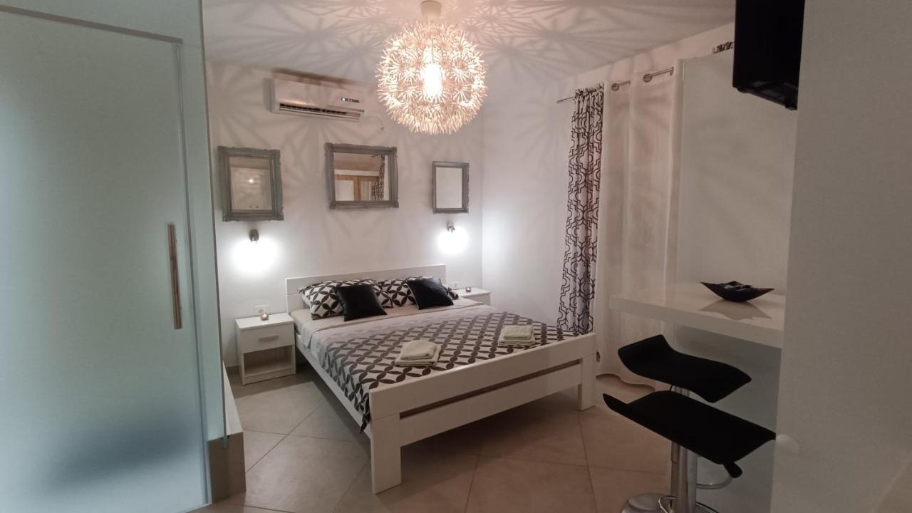 Villa Infinity Pinezići Екстериор снимка