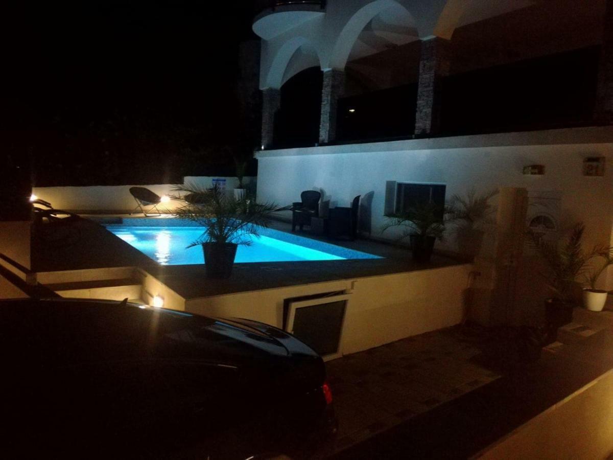 Villa Infinity Pinezići Екстериор снимка